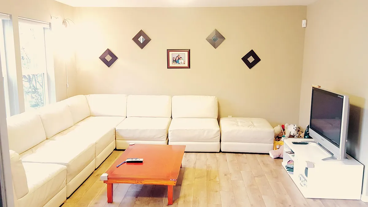 living room - 106 Glennwood Ave SE
