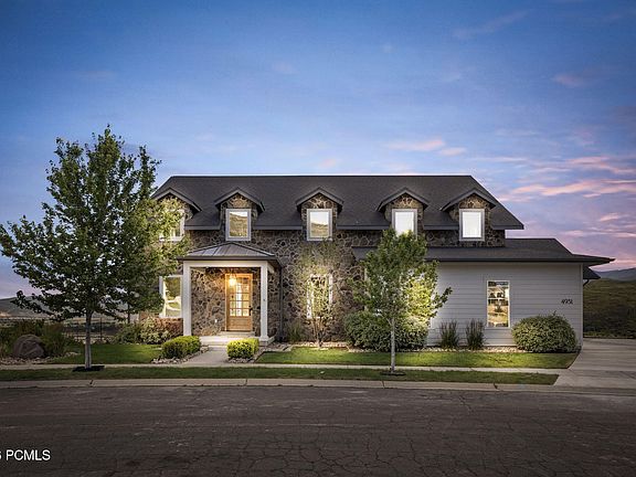 3rd image of 4931 W Hillwood Dr