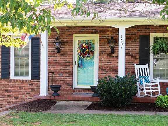 4th image of 1607 Meadowview Ln