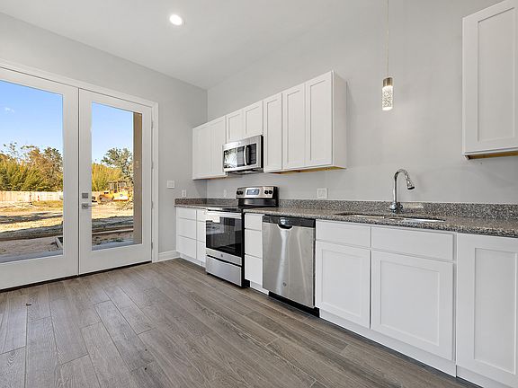 3rd image of 225 Winter Garden Dr #E2