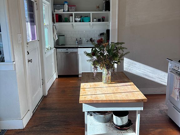 4th image of 6537 NE 8th Ave