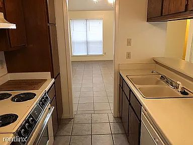 3rd image of 2520 Cypress Dr