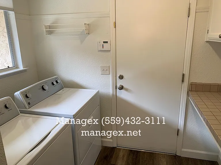 515 E Braddock Dr — Photo 8