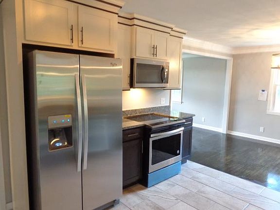 3rd image of 139 Alfred Dr