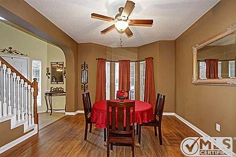 2nd image of 819 Parkview Cir