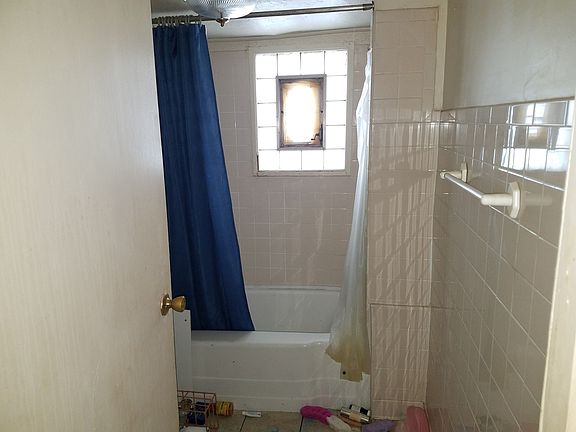 3rd image of 10850 S Wentworth Ave