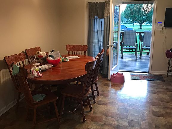 3rd image of 158 Foster Ln