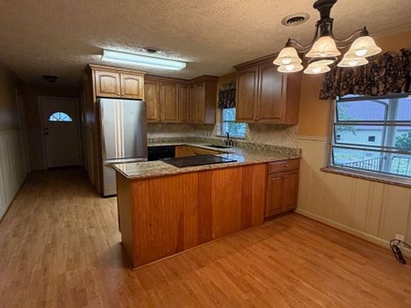 3rd image of 1701 Westside Dr