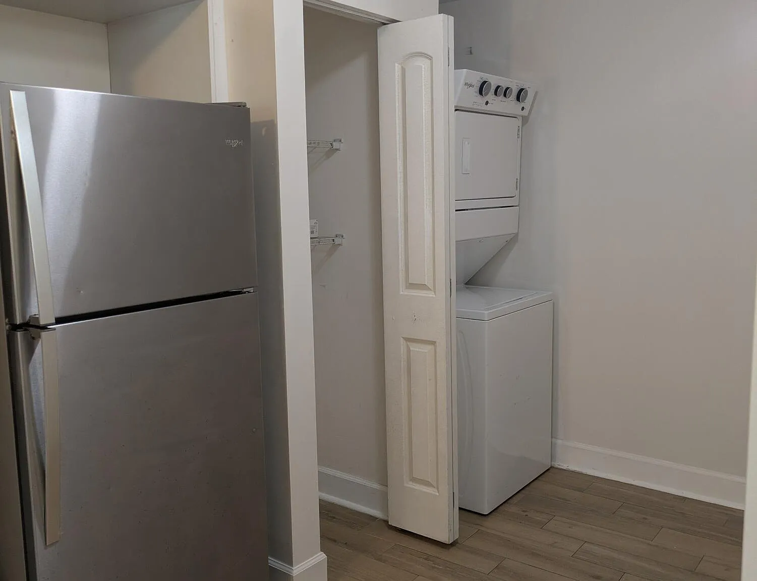 3 bed, 2.0 bath, 1153 sqft, $2,700 — Photo 2