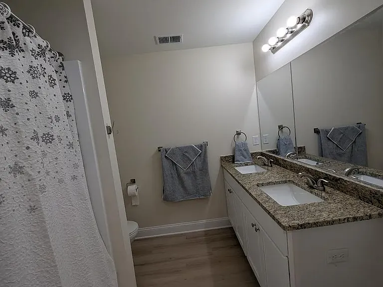 Keystone Luxury Apartments — Photo 17
