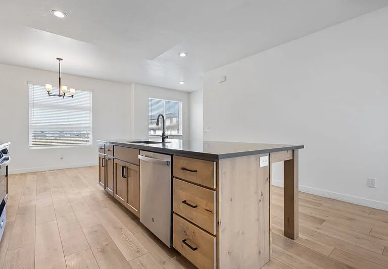 868 W 480 S #MAIN FLOOR MASTER — Photo 13
