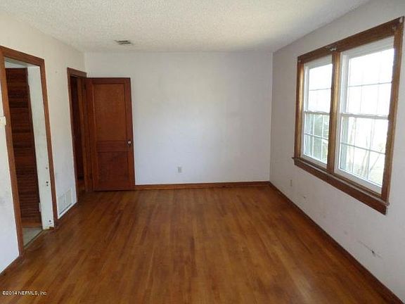2nd image of 2637 Forest Blvd