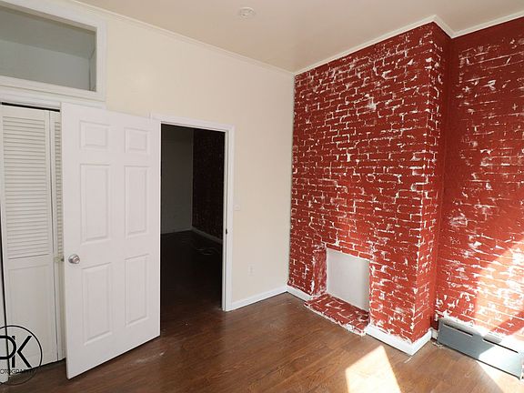 4th image of 501 1/2 E 83rd St #5EA