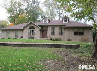8 Millwood Mnr, Jacksonville, IL 62650