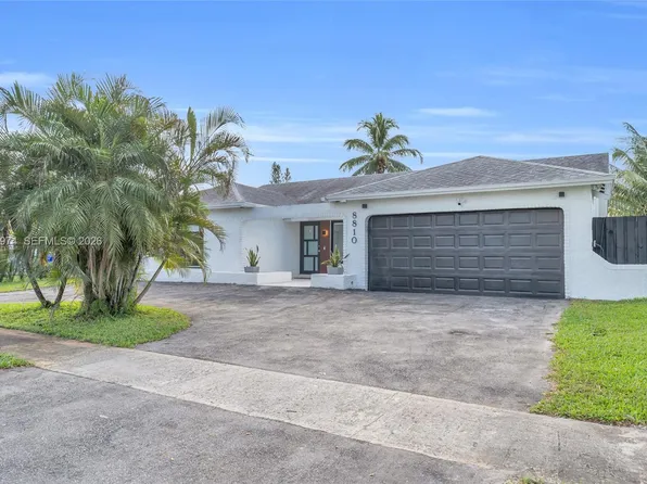 8810 NW 7th St, Hollywood, FL 33024