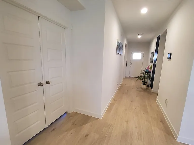 31739 Margaret Woods Ln — Photo 8