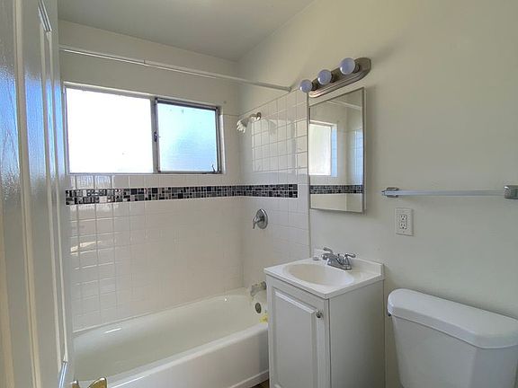 3rd image of 2858 A St #2866-A