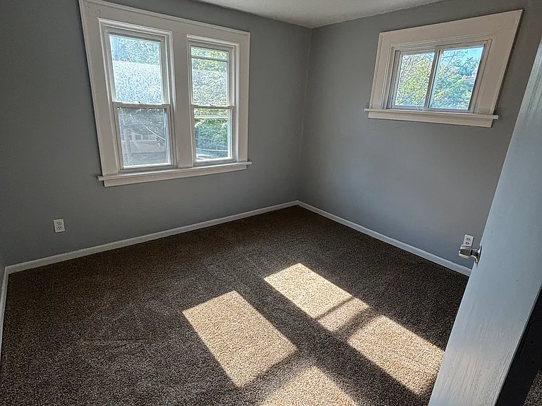 1163 Pondview Ave — Photo 14