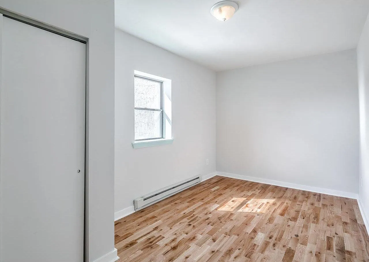 1 bed, 700 sqft, $1,400 — Photo 2