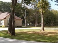 1st image of 2107 Oakwood Dr