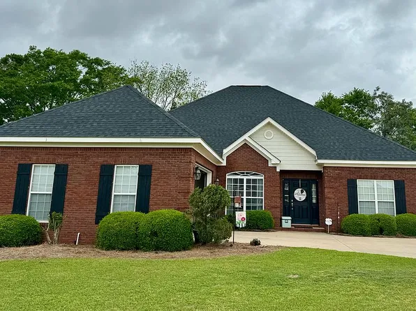 200 Azalea Ln, Headland, AL 36345