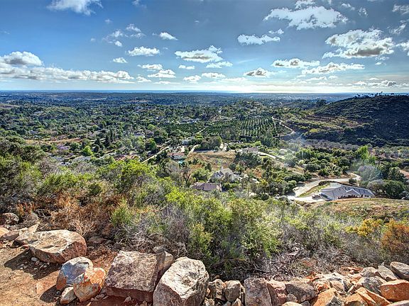 4th image of 3637 Camino De Las Lomas
