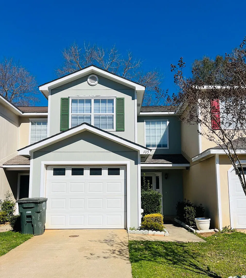 105 Woodberry Drive — Photo 1