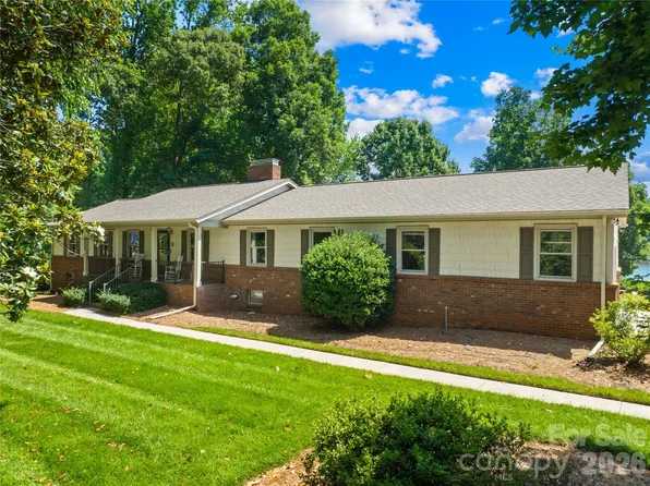 3960 Burton Ln, Denver, NC 28037