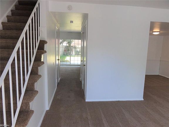 2nd image of 813 Saint Denis Ct