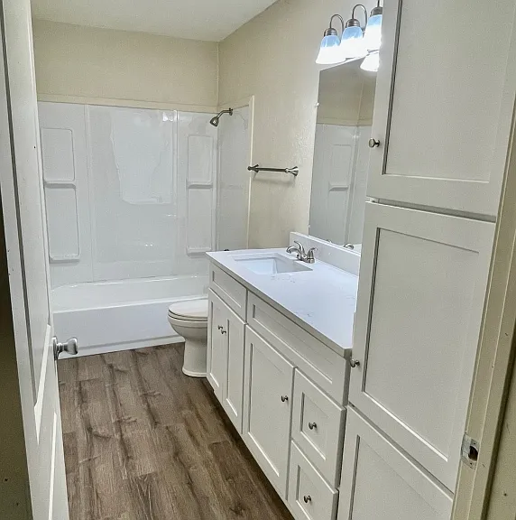 407 Drake Blvd — Photo 11
