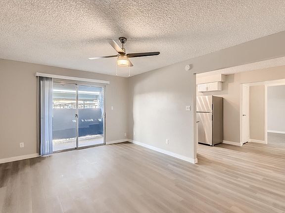1031 S Stewart Mesa AZ 85202-large-013-011-A1 Reno E1041 Living Room-1500x998-72dpi Large