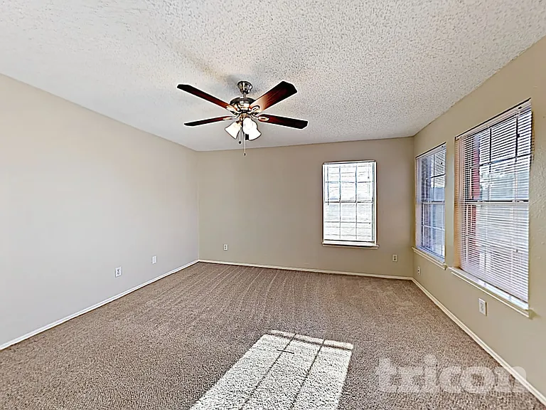 2036 Talon Dr — Photo 7