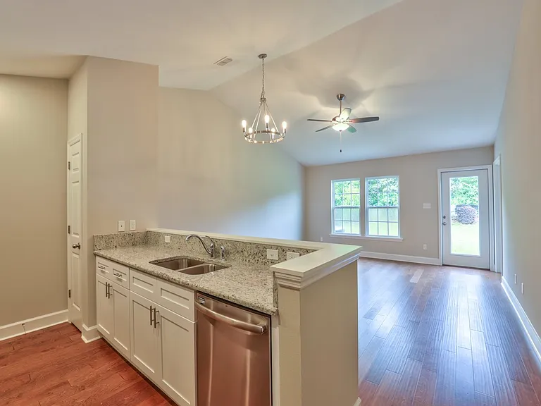 927 Chase Creek Cir — Photo 4