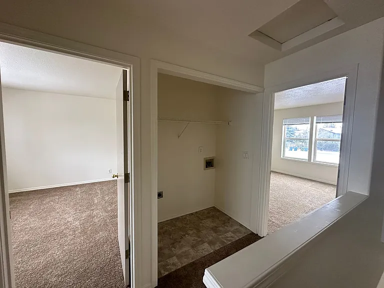 2922 NE Two Nikki Ct — Photo 10