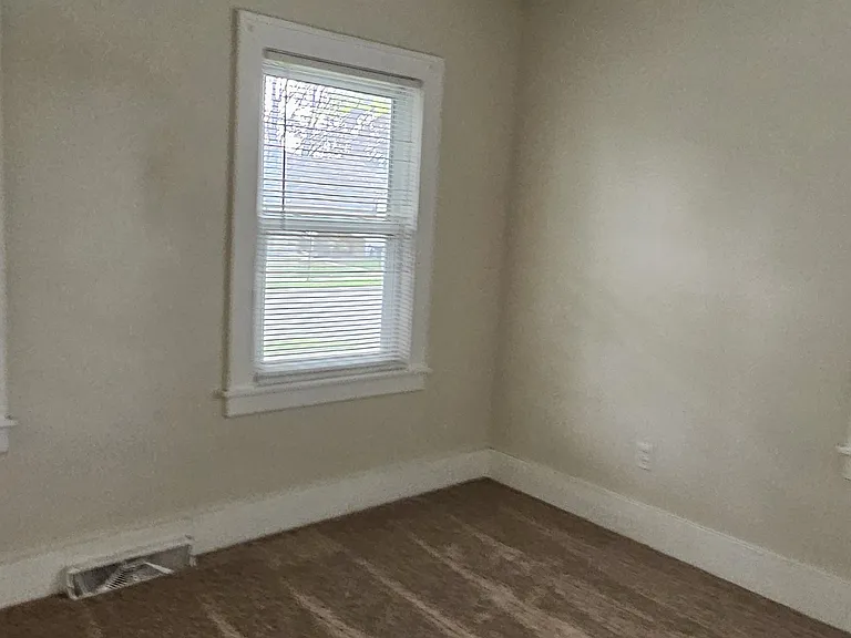 1576 College Ave — Photo 30