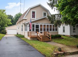 947 Aurora St, Waukesha, WI 53186