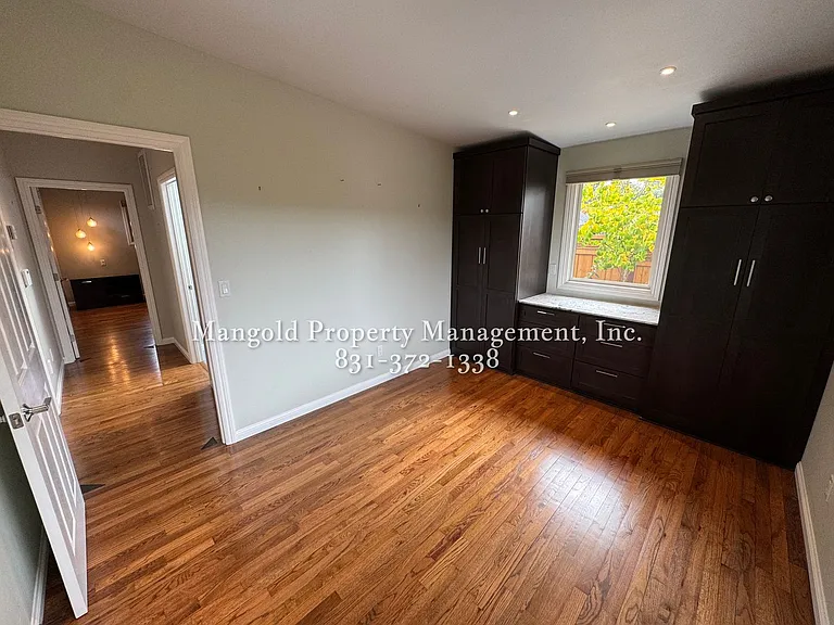 926 Ruth Ct — Photo 17