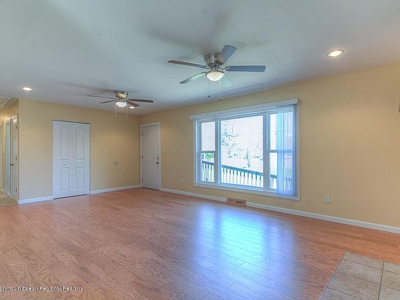 4th image of 801 Bay Ave