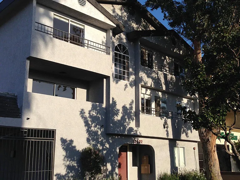 12622 Kornblum Ave #2 — Photo 20