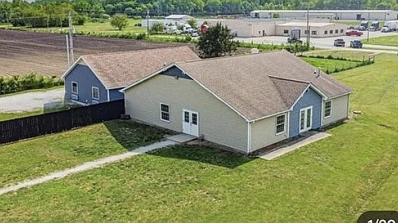 2nd image of 2201 Kickapoo Dr