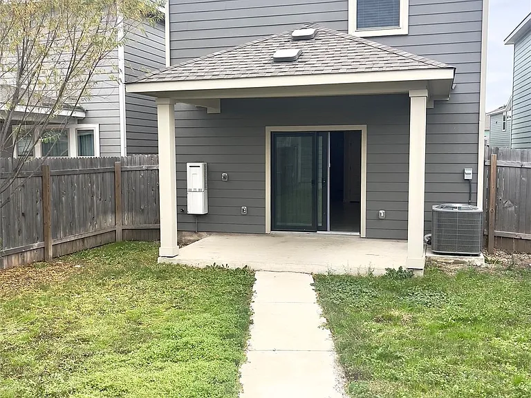 1725 Fountain Bridge Dr — Photo 28
