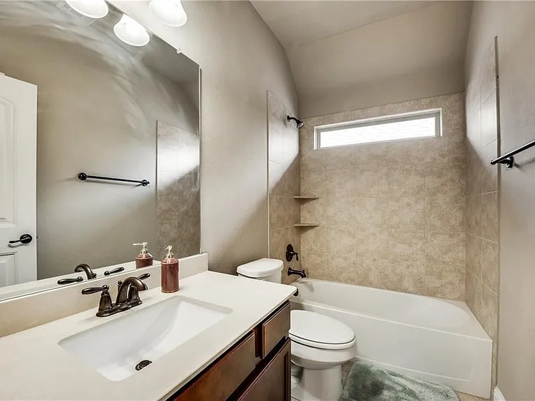 1025 Spring Falls Dr — Photo 16