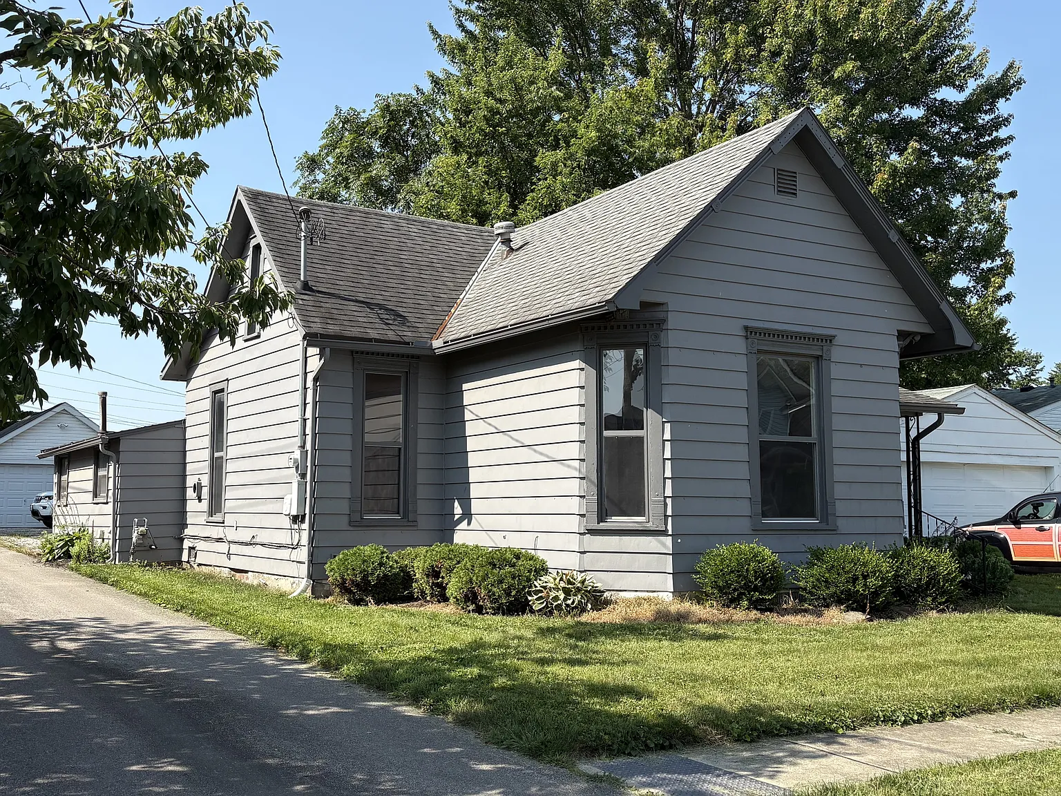 2 bed, 890 sqft, $1,500 — Photo 2