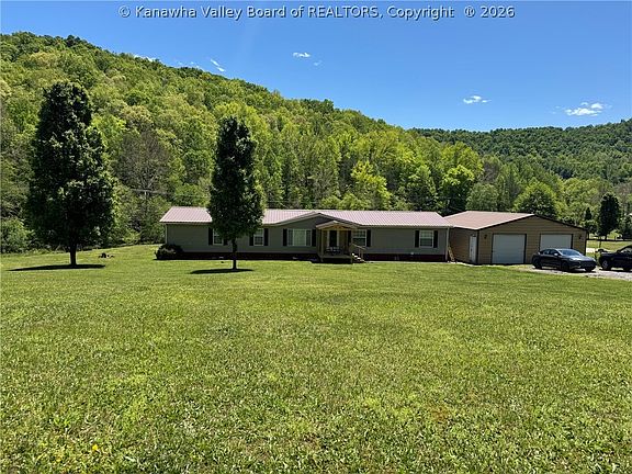 3rd image of 1414 Ossia Rd