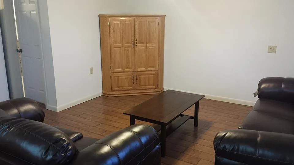 1 bed, 800 sqft, $900 — Photo 4