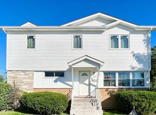 4824 Sunnyside Dr, Hillside, IL 60162