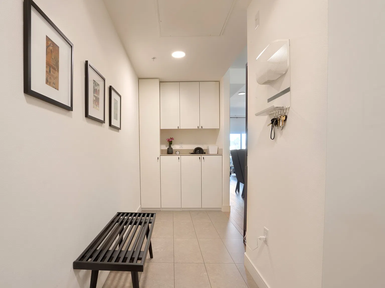 3 bed, 1300 sqft, $4,950 — Photo 2