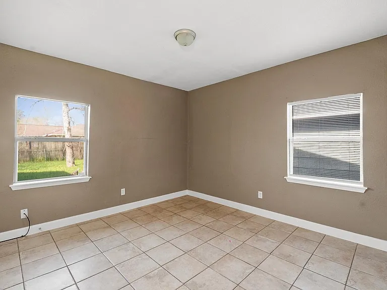 6015 Ridgeway Dr — Photo 13