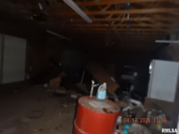 209 Jackson St, La Fayette, IL 61449