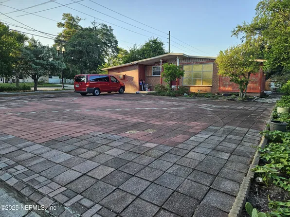 6672 BANBURY Road, Jacksonville, FL 32211